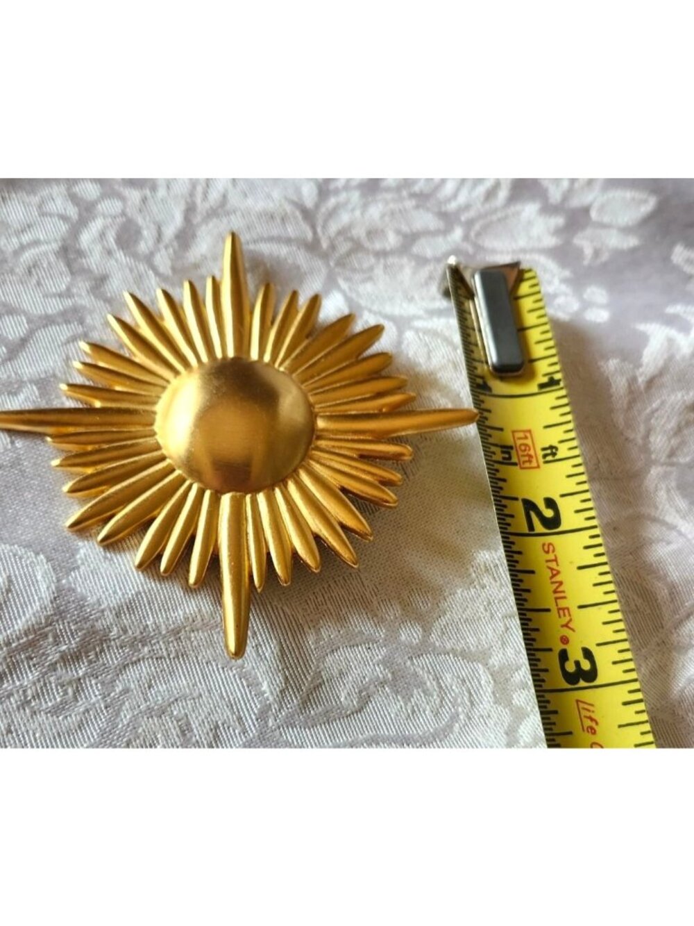 Vintage Gold Tone Sunburst Brooch Pin Radiant Design Celestial Retro Jewelry Acc - Picture 5 of 6